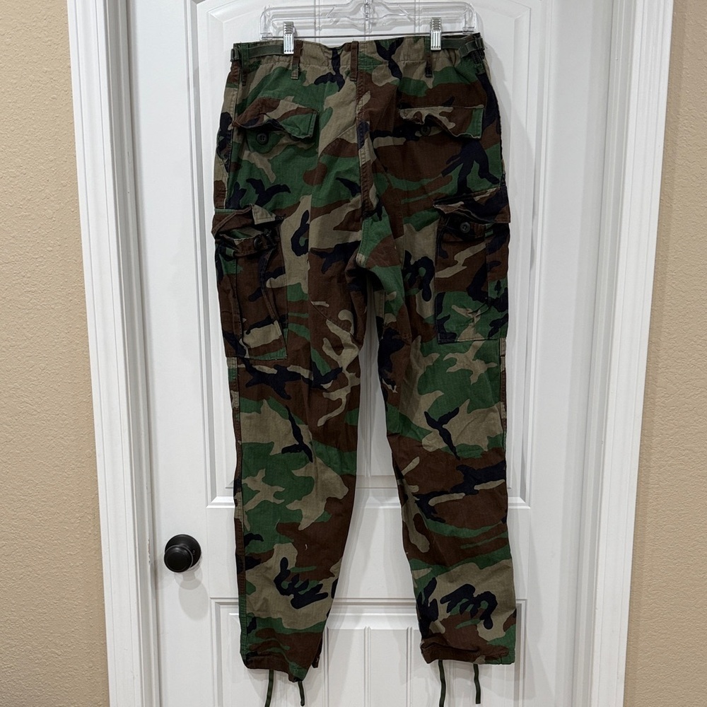 EUC Propper Men's Green and Brown Camouflage Cargo Tactical Ripstop Pants - Picture 3 of 4